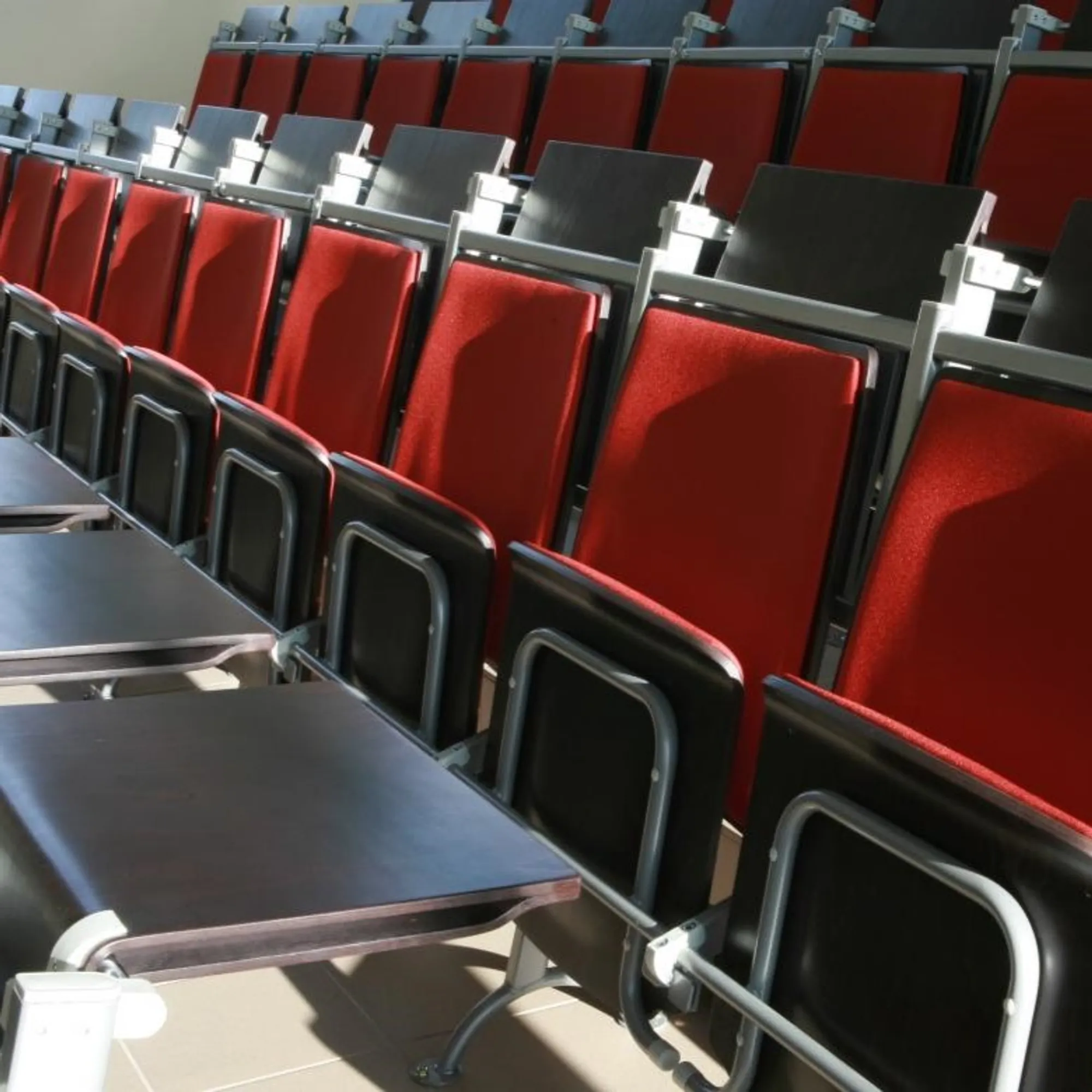 auditorium-collegezaal-stoel-toc-zaalinrichting